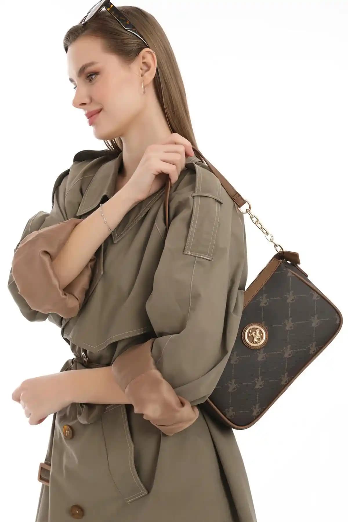 Beverly Hills Polo Club Kadın Omuz Çantası Şıklık ve Fonksiyonelliği Bir Arada Sunuyor