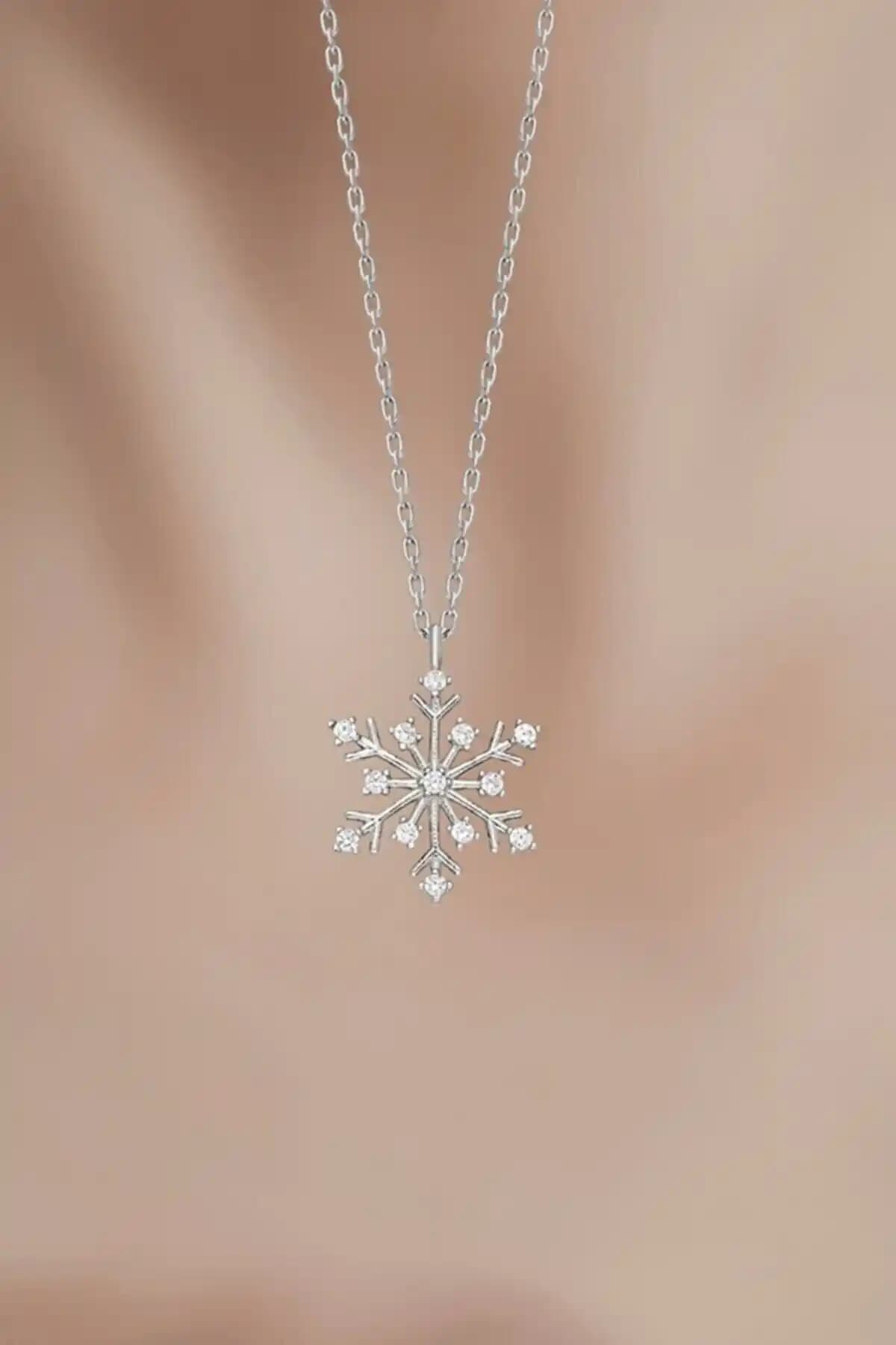 Bilsen Store 925 Ayar Gümüş Kar Tanesi Kolye Beyaz Taşlı Zarif Tasarım