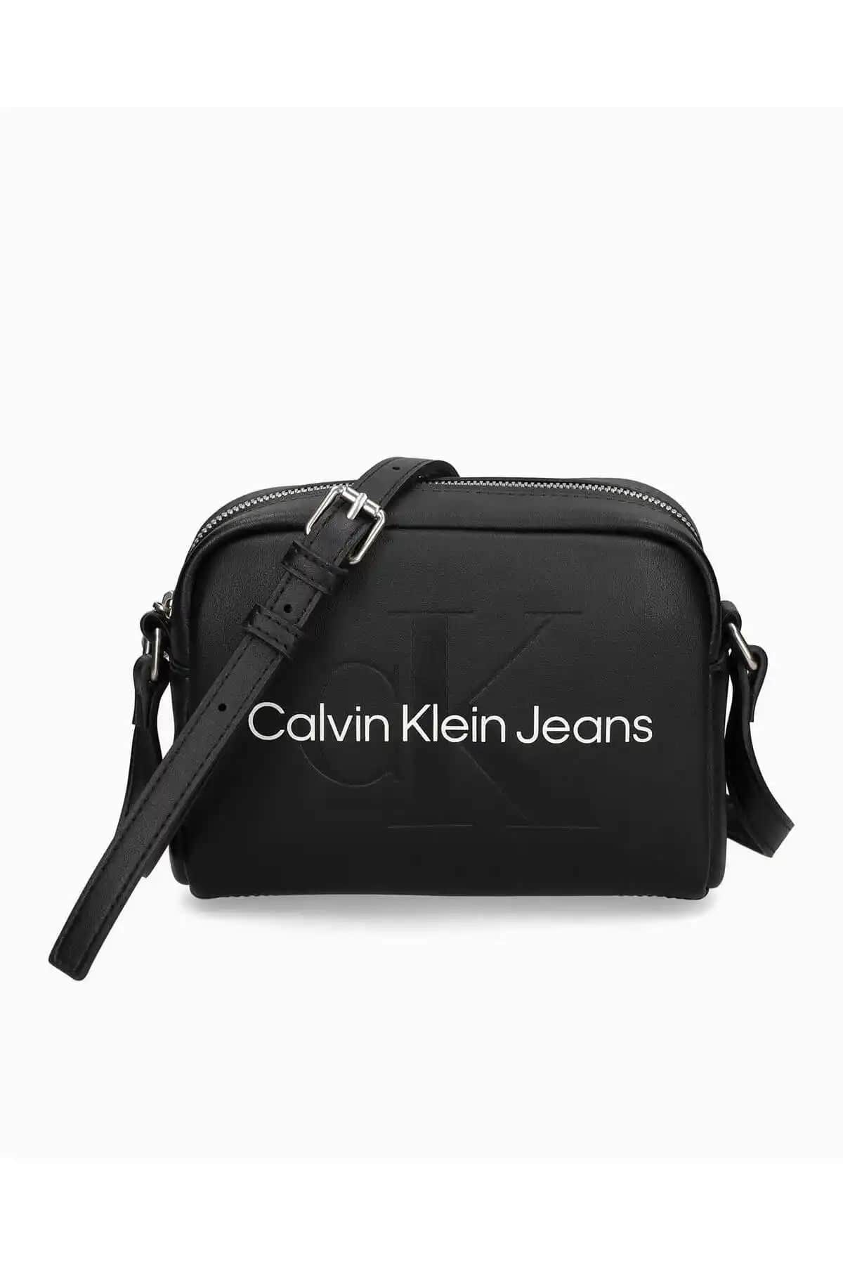 Calvin Klein Sculpted Camera Bag Kadınlar İçin Şık ve Pratik Çapraz Askılı Çanta
