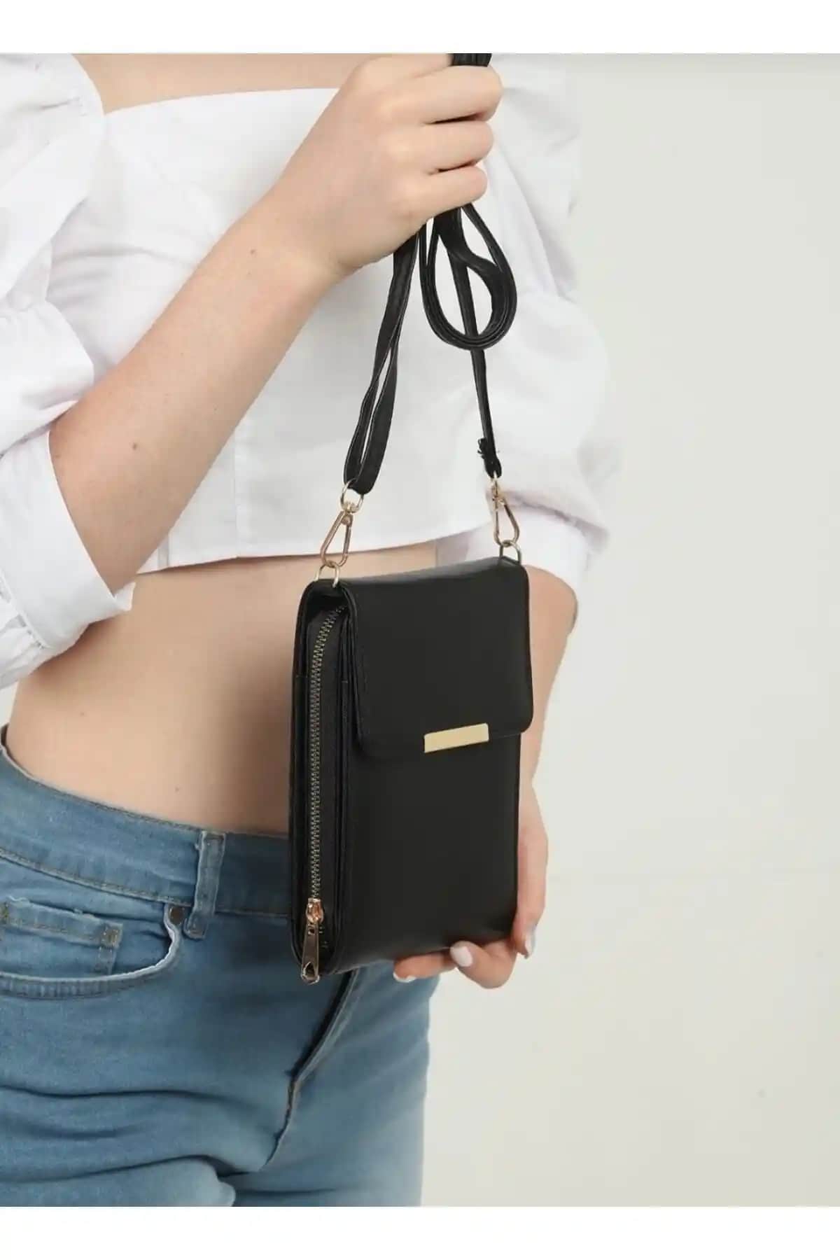 Castel Kadın Siyah Çapraz Askılı Telefon Bölmeli Cüzdan Çanta Günlük Kullanım İçin Şık ve Dayanıklı Tasarım