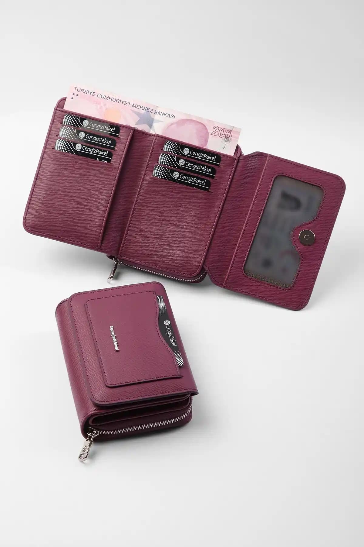 Cengiz Pakel Küçük Boy Kan Mürdüm Cüzdan: Şıklık ve Fonksiyonelliğin Modern Buluşması