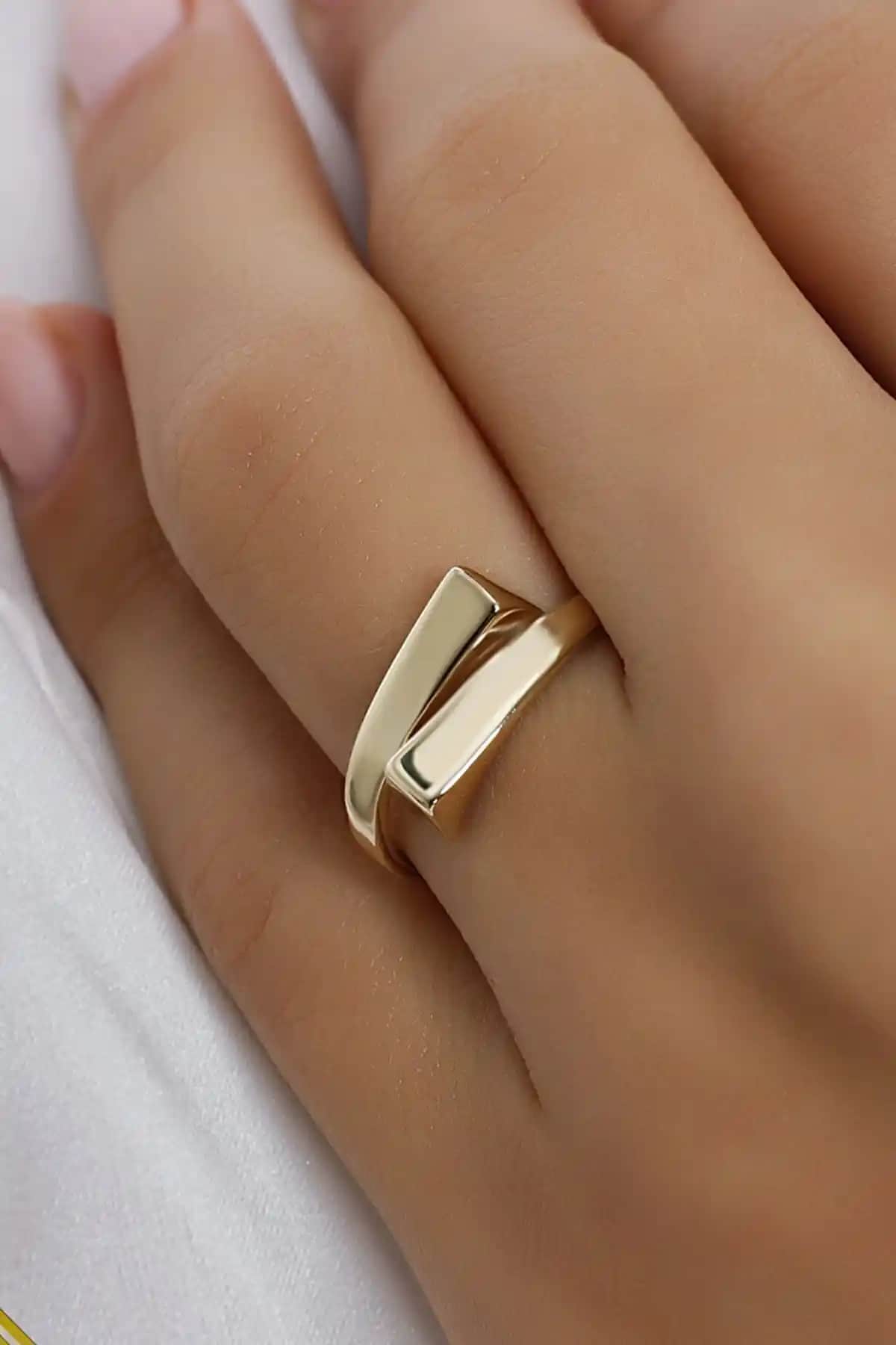 Çgk Çiğdem Gürel Kuyumculuk Altın Yüzükleri Estetik ve Dayanıklılık Sunar