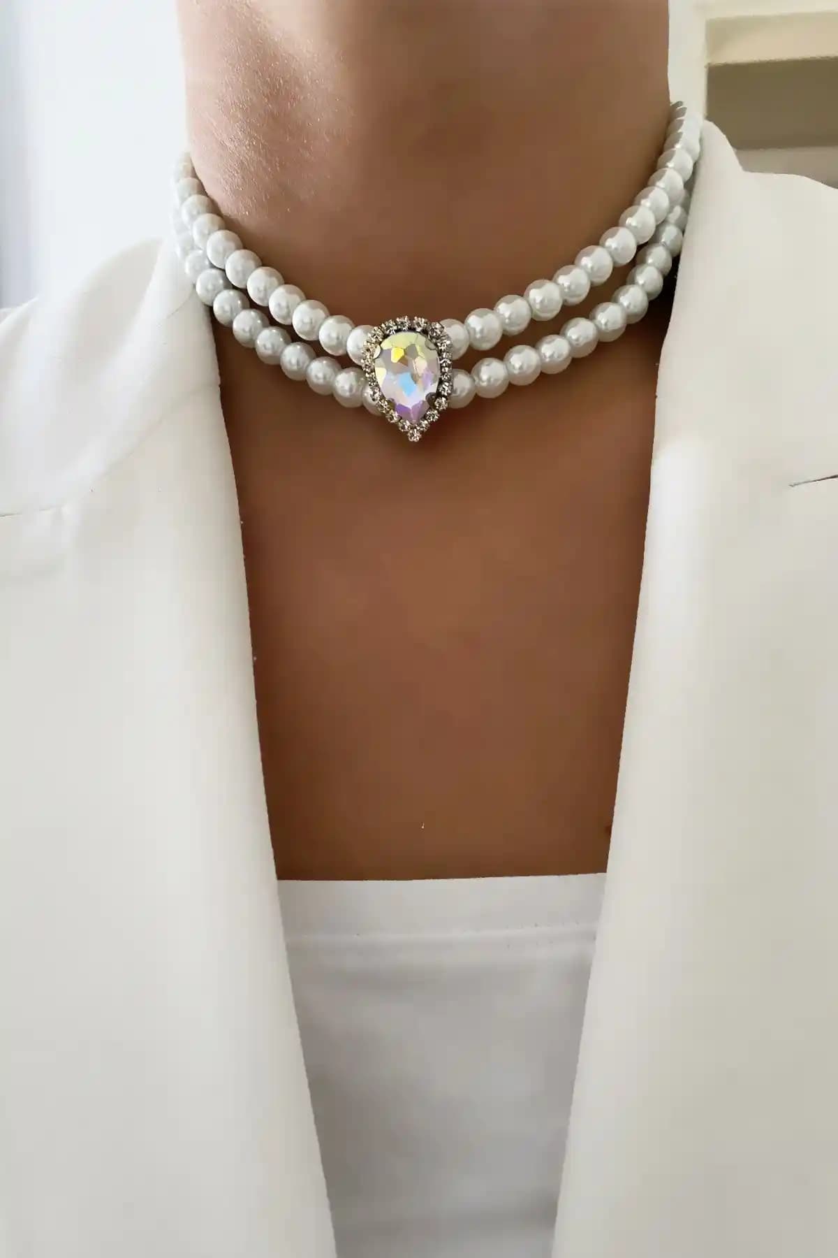 Clare's Store Çift Sıralı Cam İnci Choker: Zarif ve Modern Takı Tasarımı