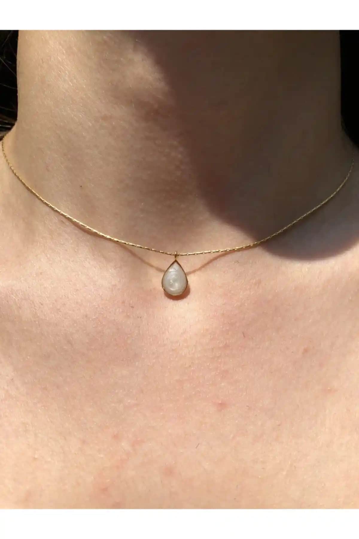 Claritas Kadın Altın Kaplama Sedef Taş Damla Kolye Zarif ve Şık Tasarımıyla Günlük ve Özel Kullanım İçin