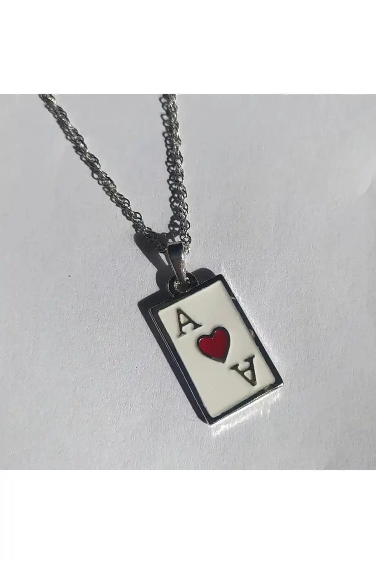 Claritas Takı Kadın Gümüş Kaplama Dikdörtgen Plaka Kupa As Kolye - Şık ve Modern Aksesuar