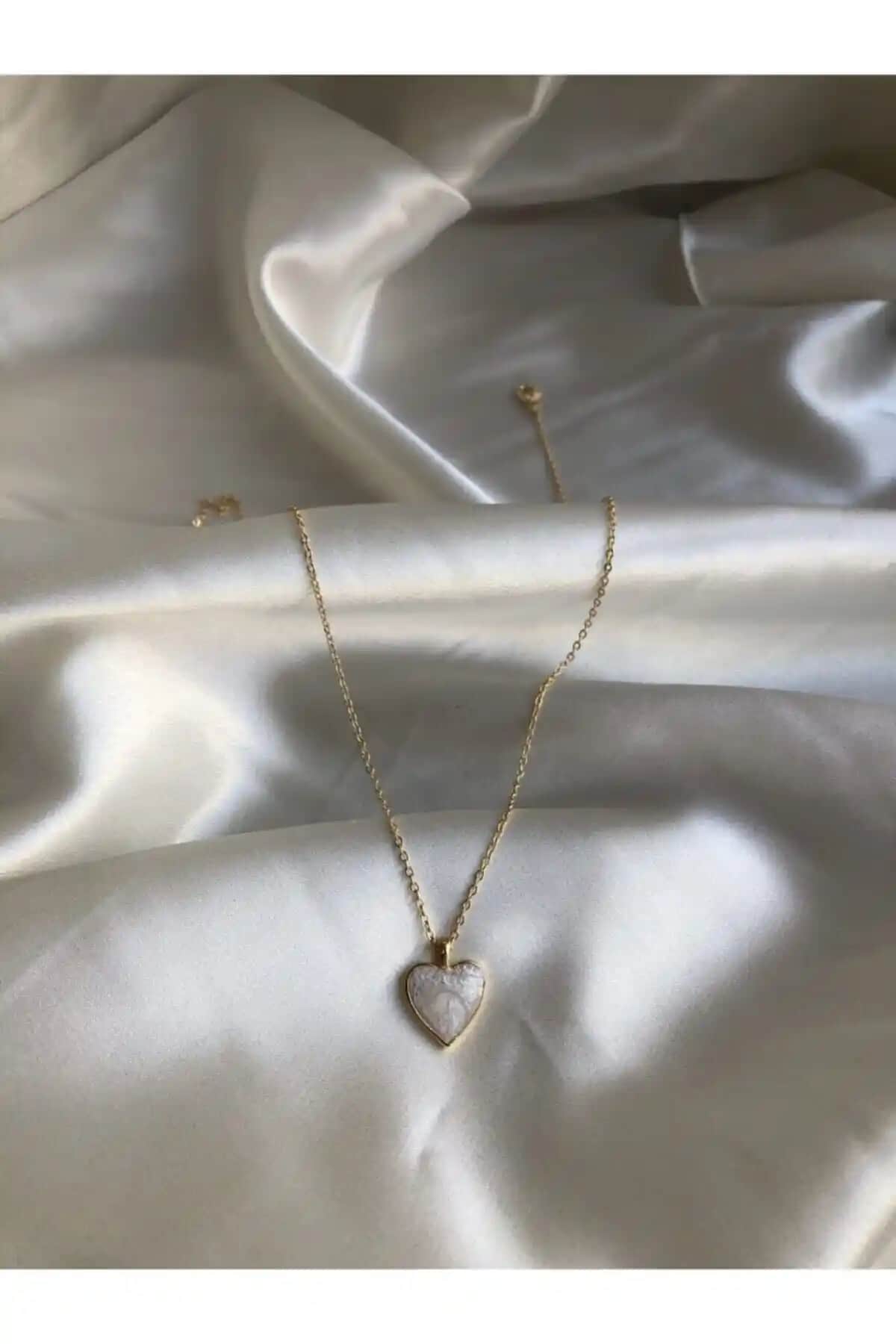 Claritas Takı Sedef Taş Kalp Kolye Altın Kaplama Zarif ve Duygusal Hediye Seçeneği