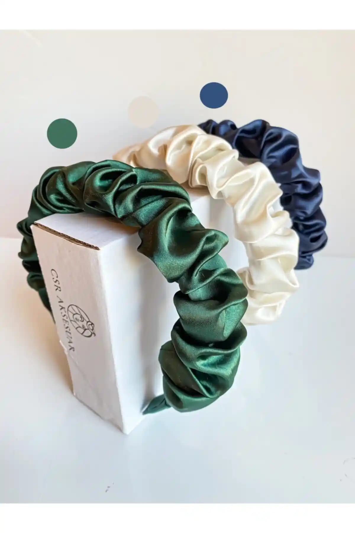 CSR Aksesuar 3’lü Saten Taç Seti: Canlı Renkler ve Şık Tasarım ile Tarzınızı Tamamlayın