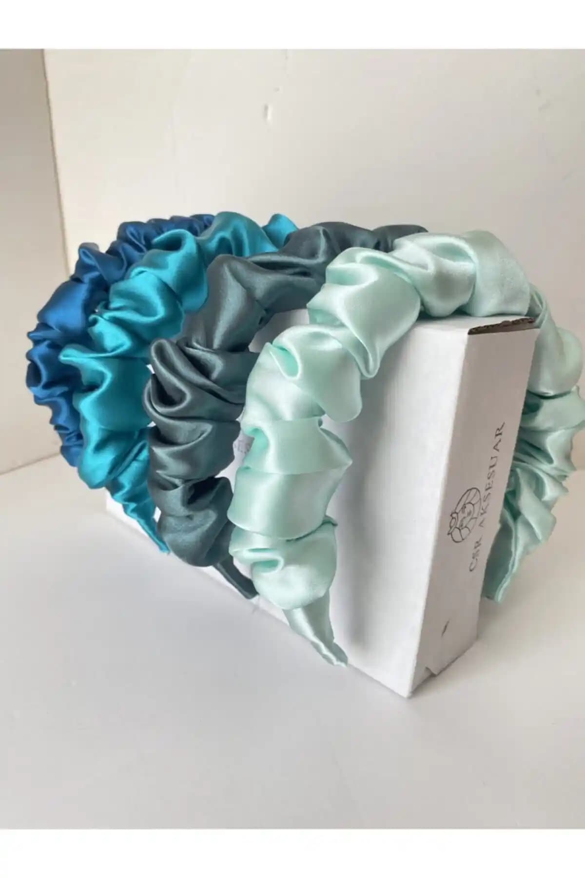 CSR AKSESUAR Kadın Okyanus Renkli Saten Taç Seti 4'lü Şıklık ve Fonksiyonellik İçin