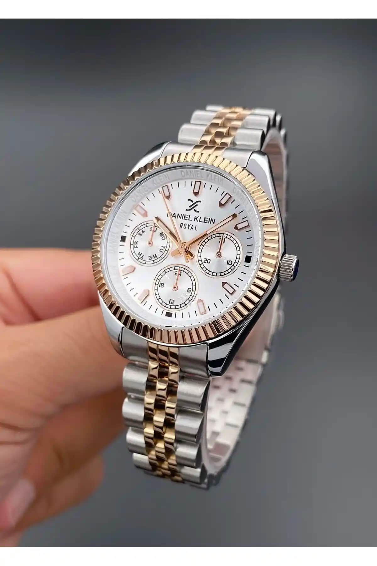 Daniel Klein Kol Saati: Şıklık ve Dayanıklılığı Bir Arada Sunan Modern Tasarım