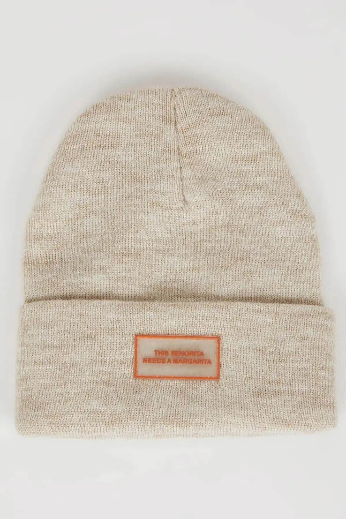 Defacto Kadın Bereleri Karşılaştırması: Triko ve Dokuma Modelleri Hakkında Bilgiler