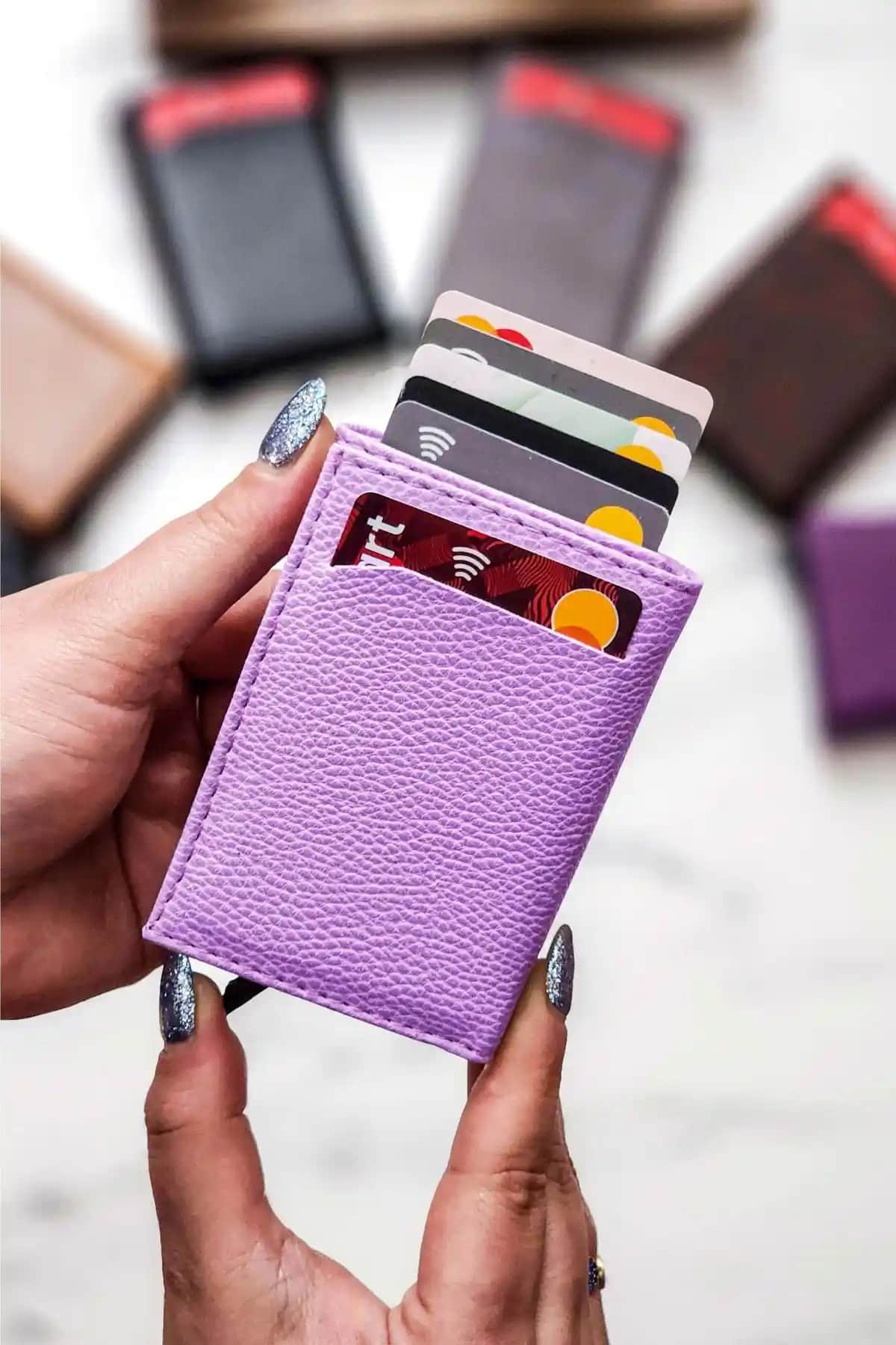 Doğu Polo Kulübü Suni Deri Erkek Kartlık: Şık ve Fonksiyonel Tasarım ve Güvenlik Özellikleri