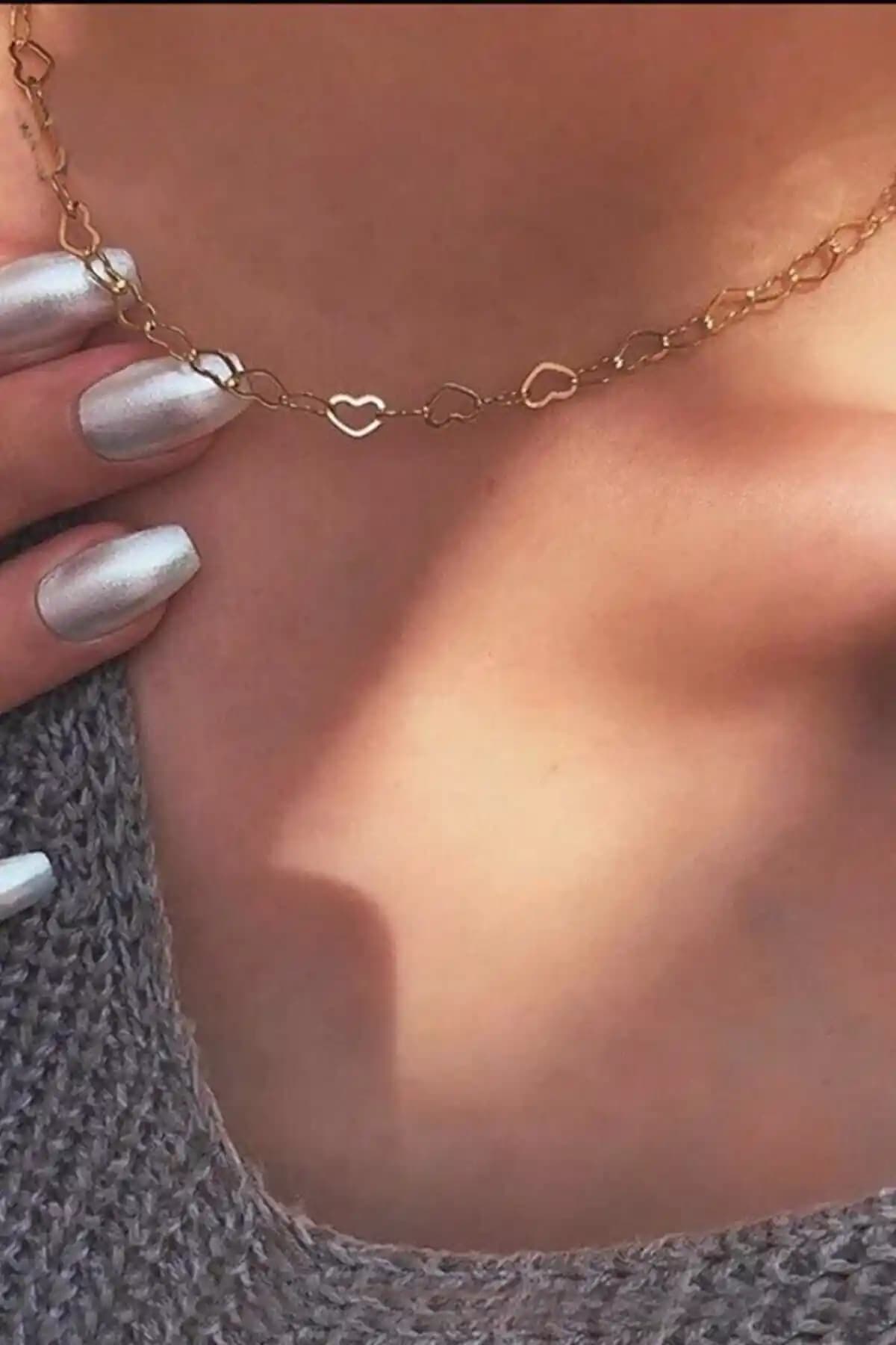 Dora Accessories Kalp Şeklinde Zincir Altın Renk Kolye – Zarif ve Şık Tasarım