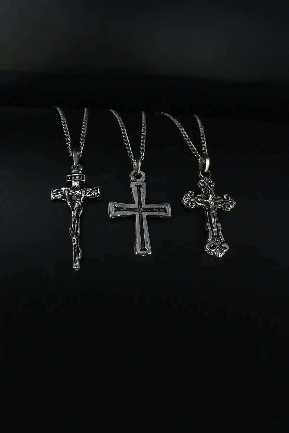 Dukkanka 3'lü Çarmıh ve Haç Temalı Gümüş Kolye Seti Dini Değeri Yansıtan Şık Takı