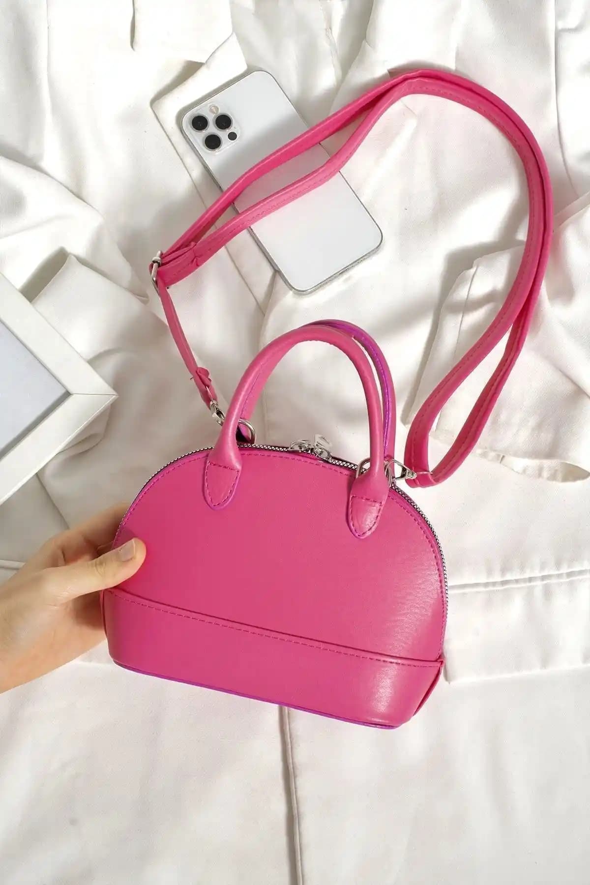 ESTUTE D Mini Şişe ve Housebags Kanvas Pembe Çanta Karşılaştırması: Özellikler ve Kullanıcı Yorumları