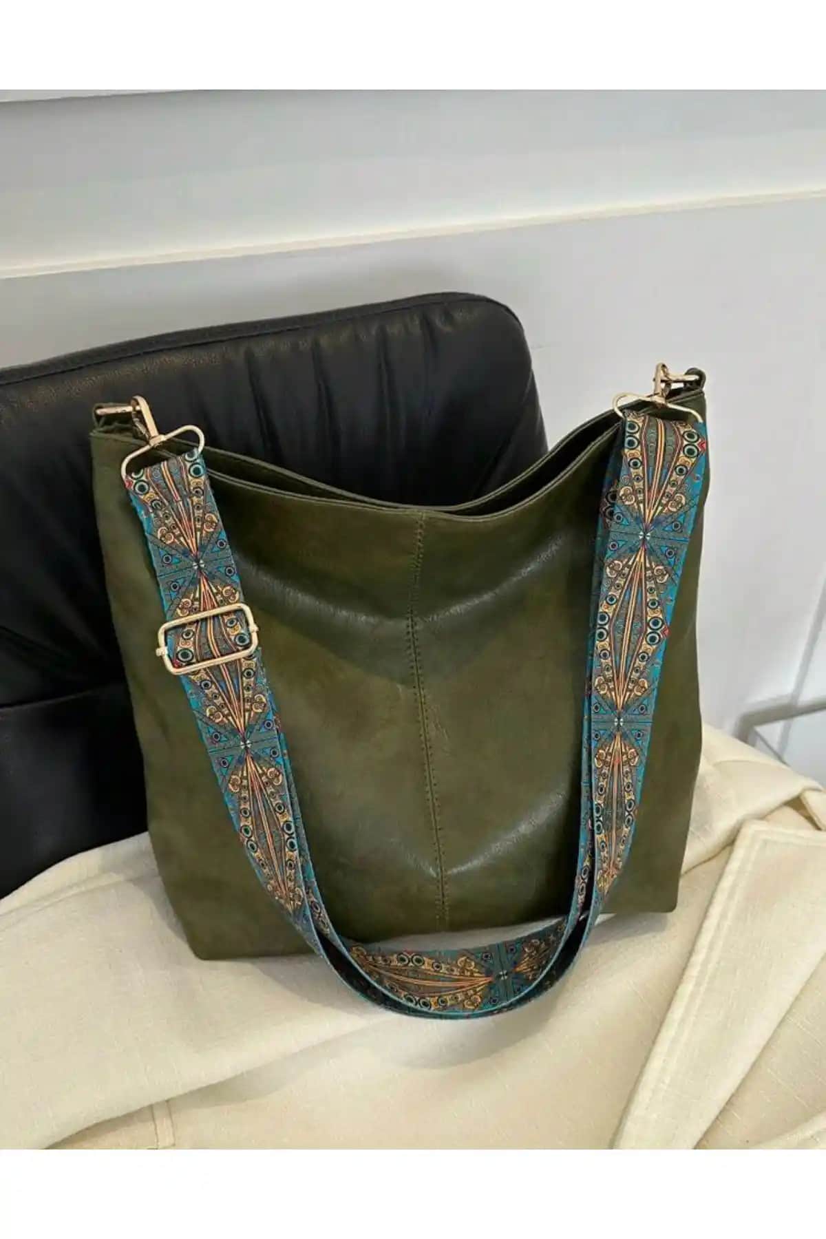 ESTUTE Kadın Günlük Kullanım İçin Şık ve Hafif Suni Deri Çanta Çeşitleri