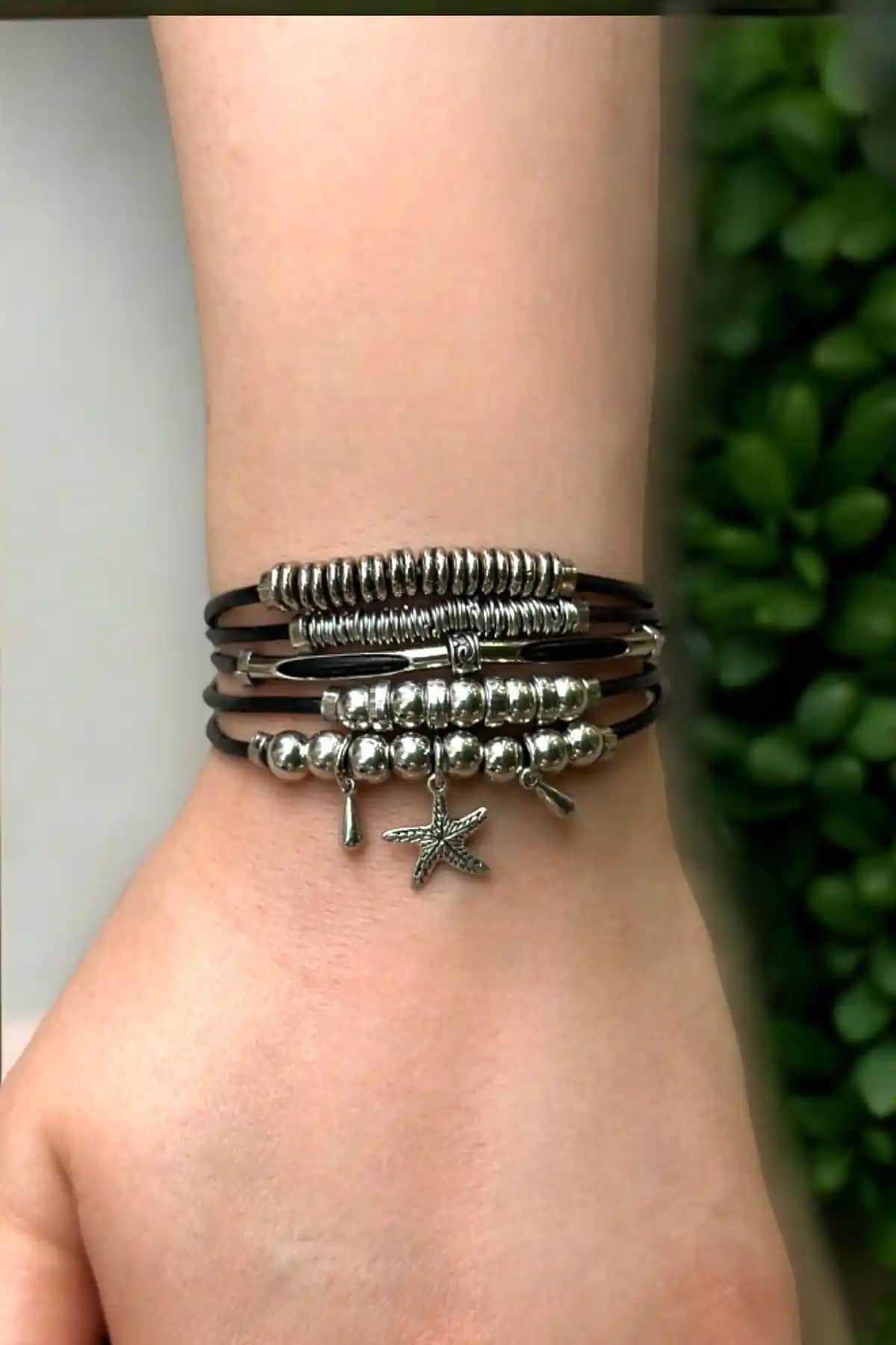 Etniko Kadın Özel Tasarım Çoklu Bileklik: Doğal ve Şık Kadın Takıları Koleksiyonu