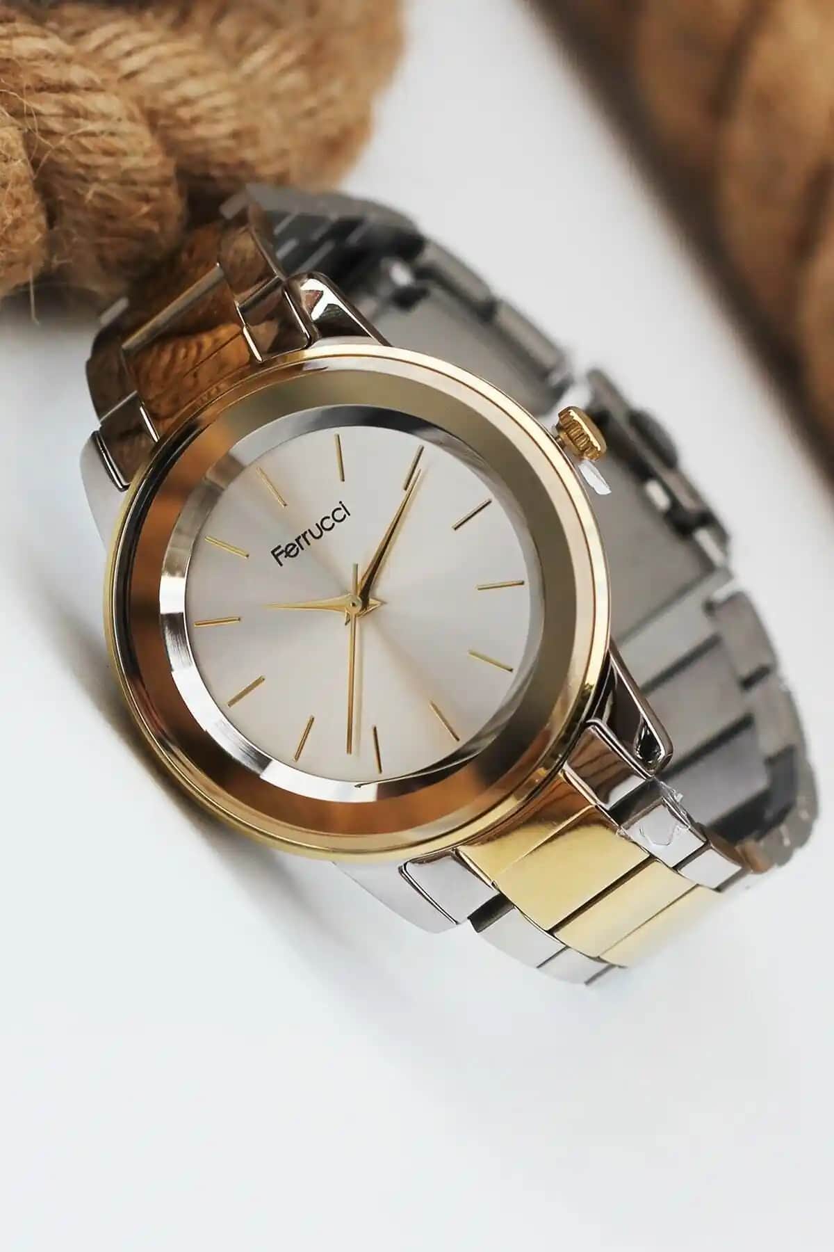 Ferrucci Kadın Kol Saati: Modern ve Dayanıklı Tasarım ile Günlük Şıklık