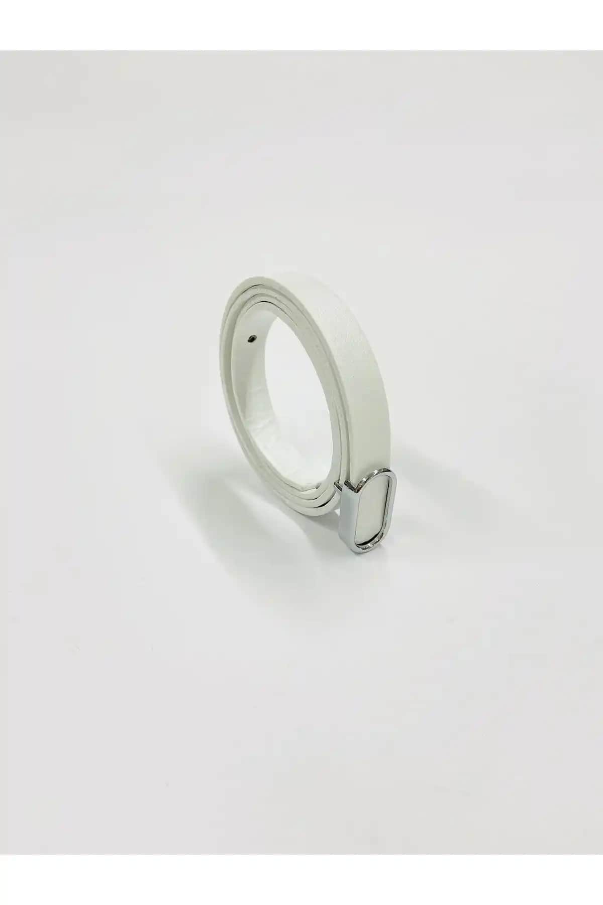 Fiori İthal Oval Gümüş Tokalı İnce Kemer Şıklık ve Fonksiyonellik Sunar