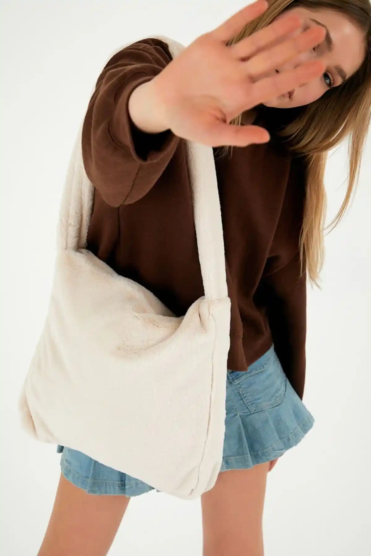 Fluffy Krem Toscana Tote Çanta: Şık ve Fonksiyonel Günlük Kullanım Çantası