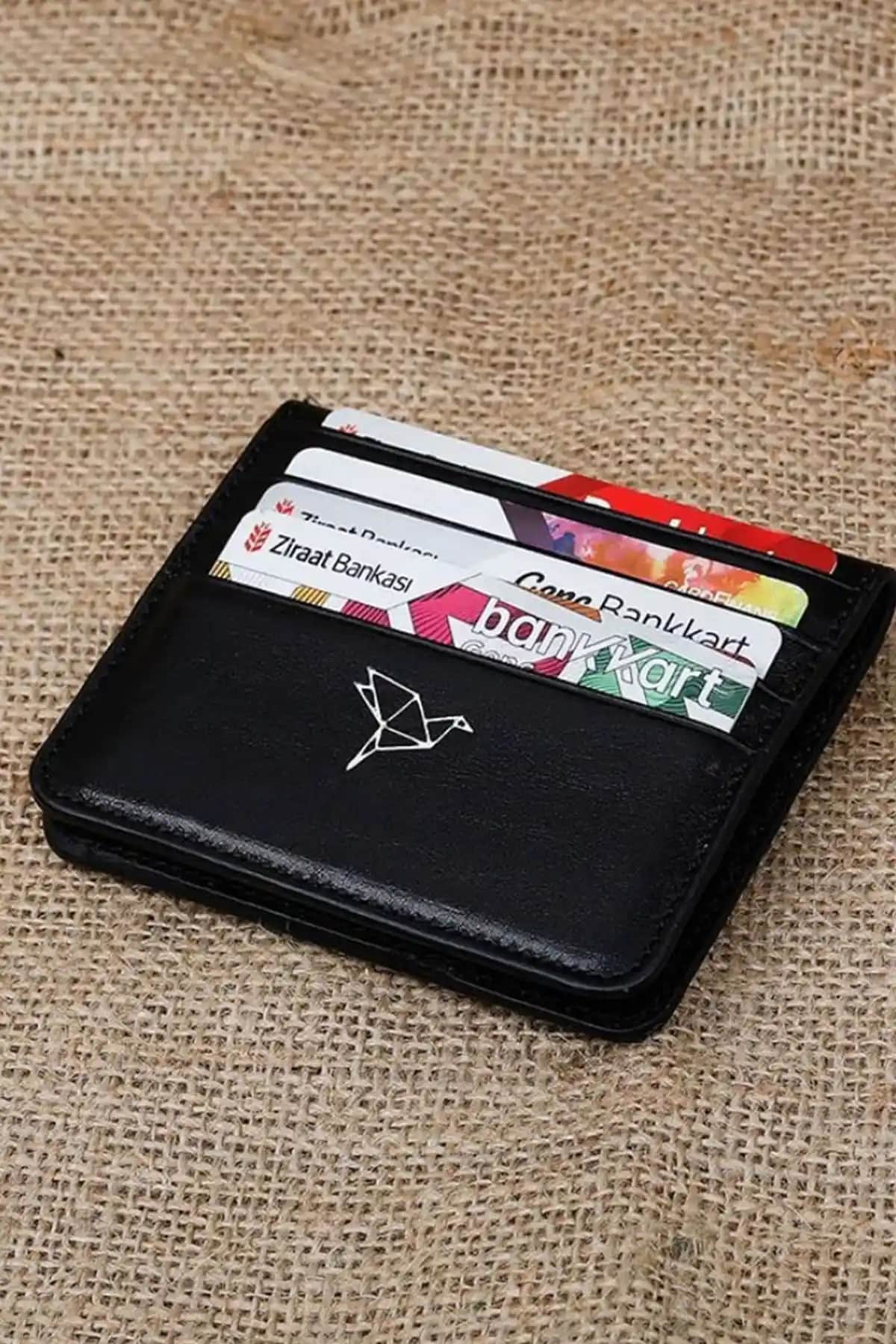 Garbalia Hakiki Deri Kartlık Cüzdan Siyah Minimalist ve Dayanıklı Tasarım