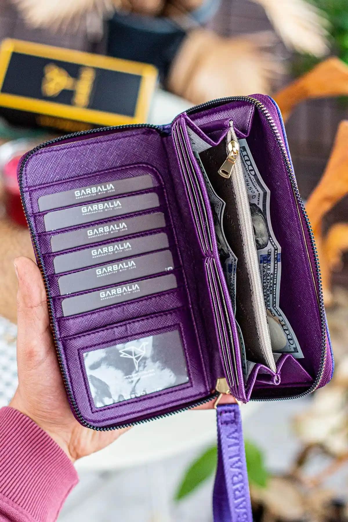 Garbalia Tilburg ve Roan Kartlık Cüzdan Karşılaştırması: Malzeme, Tasarım ve Kullanım Özellikleri