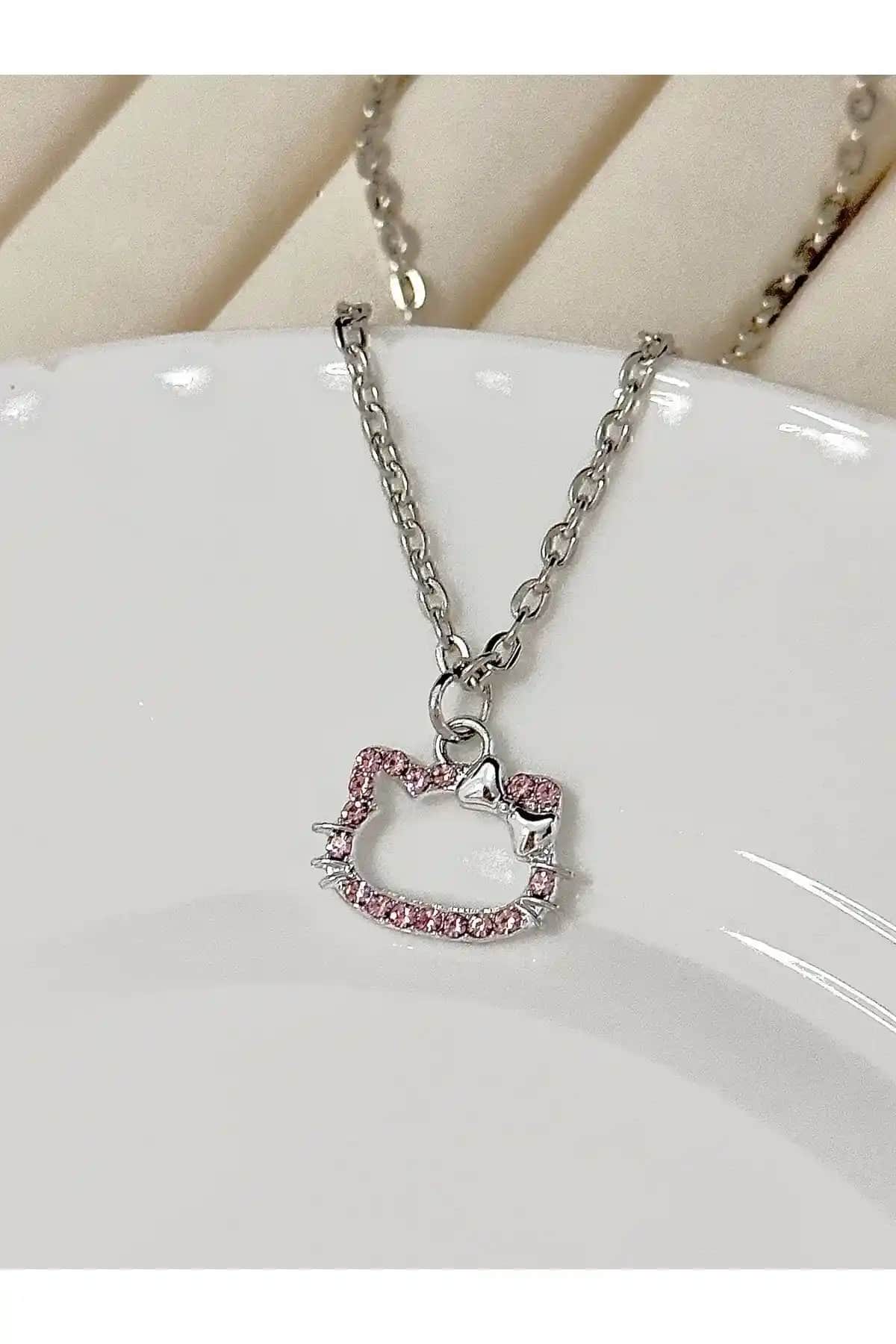 Genel Markalar Kedi Zirkon Pembe Taşlı Parlak Kolye: Şıklık ve Zarafetin Buluşma Noktası