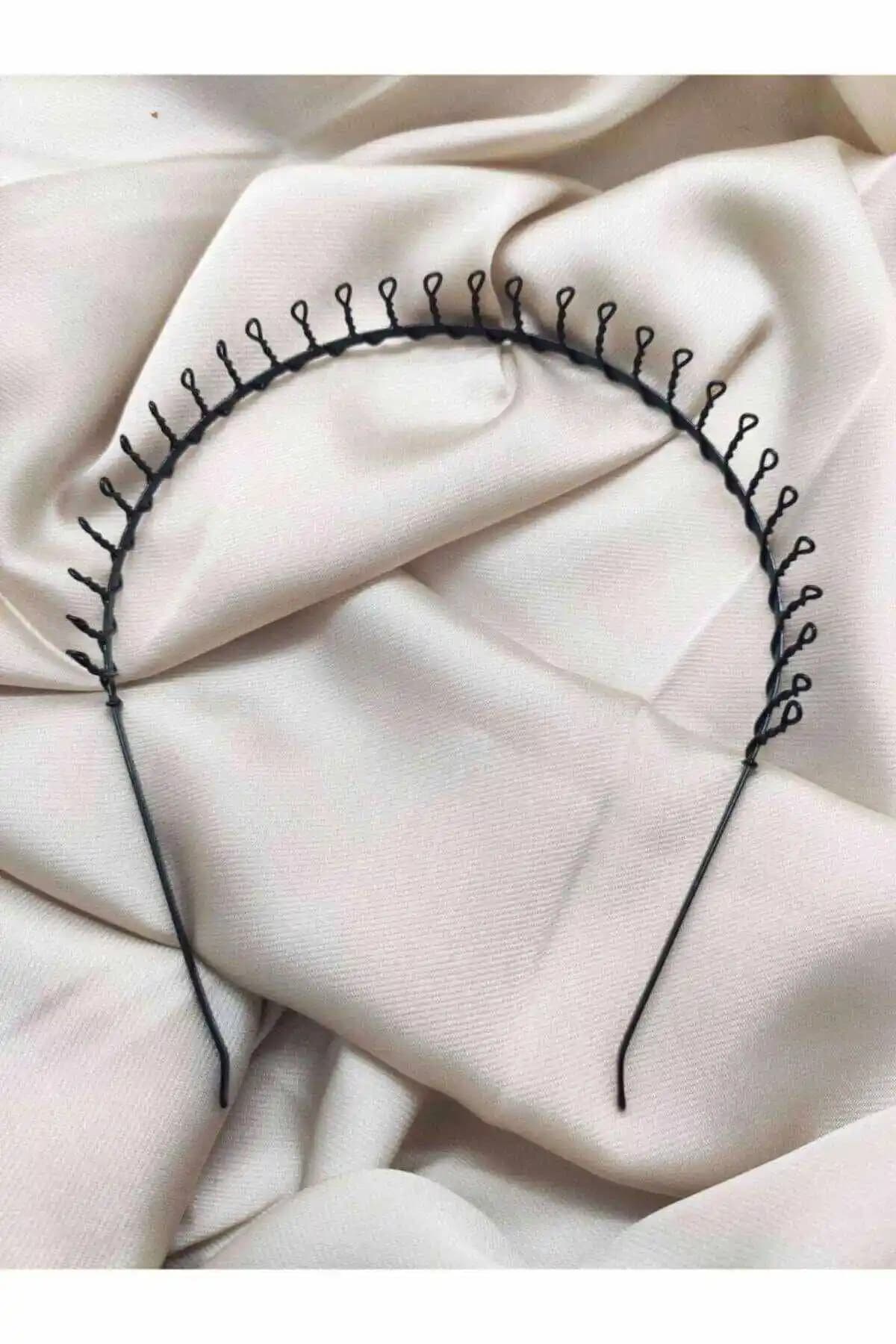 Genel Markalar Taraklı Siyah Metal Taç ve NEW HİLL 2 Adet Unisex Metal Taç Karşılaştırması