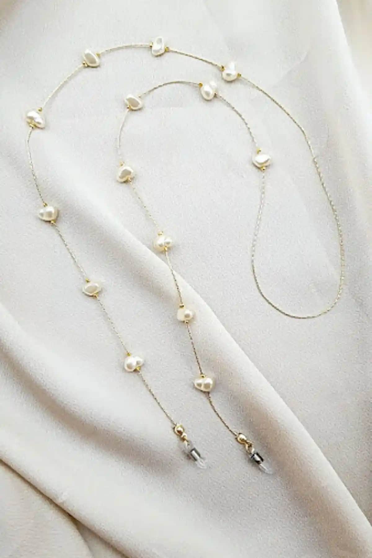 Gözlük Zincirleri Karşılaştırması: PETEK AKSESUAR ve ROSALINDA COLLECTION Modelleri