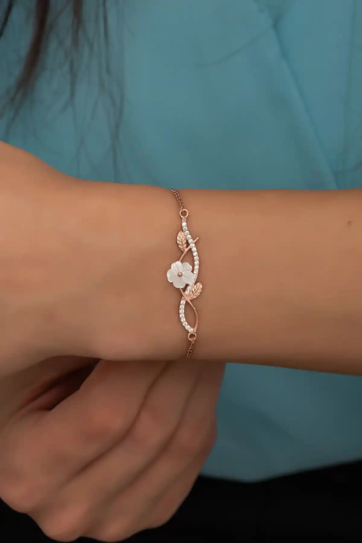 Gümüş Bileklik Karşılaştırması: NEREZE ve SARIASLAN Ürünlerinin Özellikleri