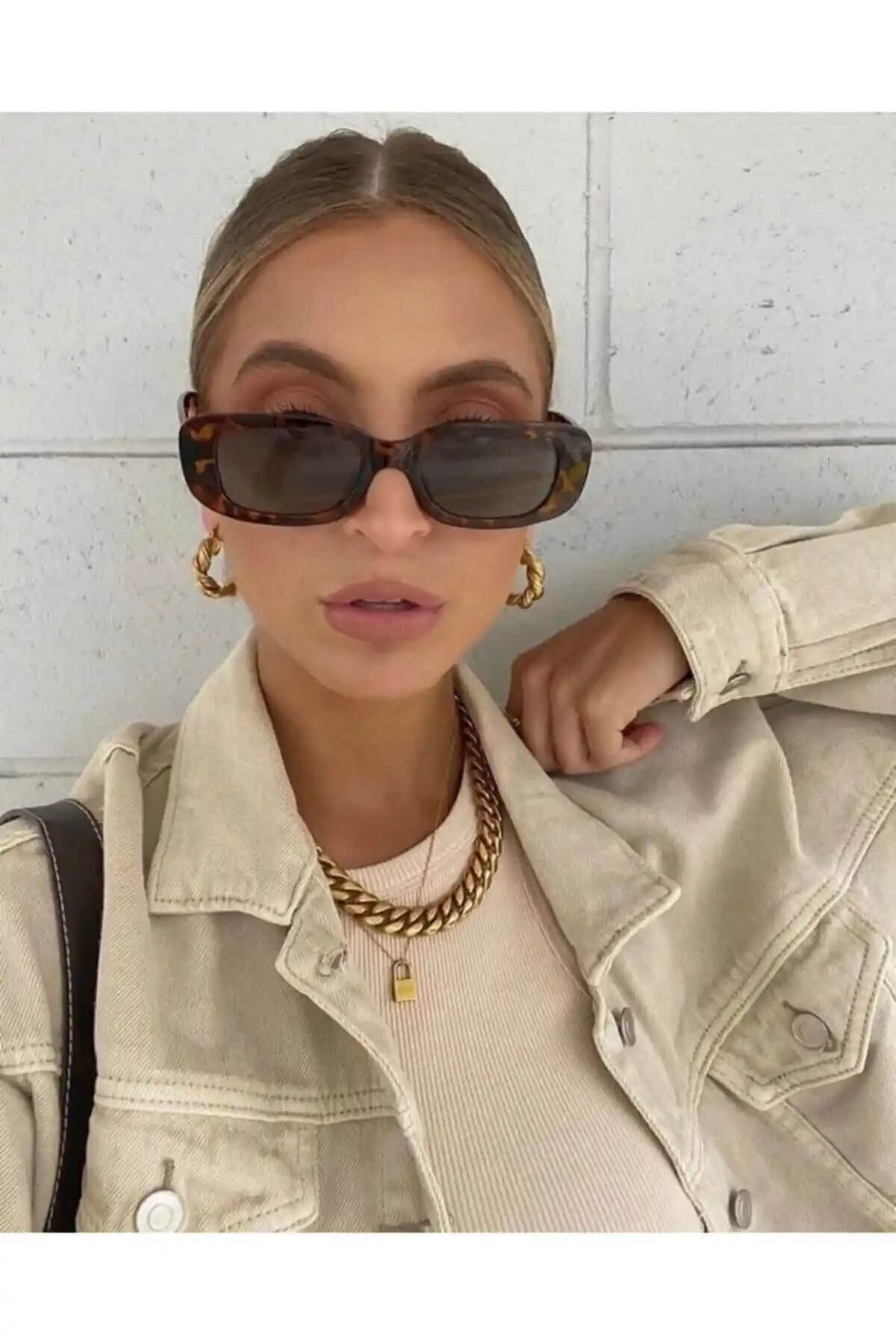 Güneş Gözlüğü Seçiminde Karşılaştırma: Mathilda Aksesuar ve Toz Vintage Modelleri