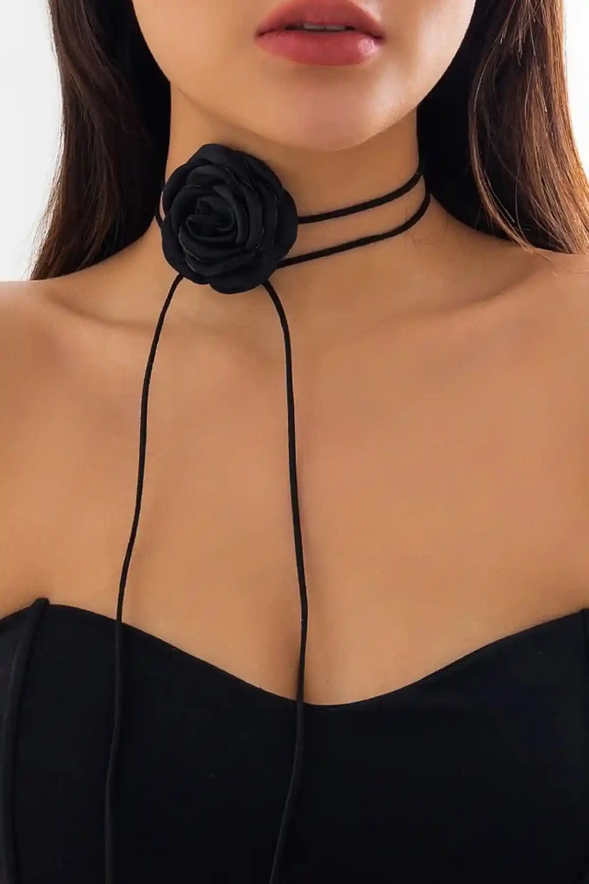 H&E DESIGN ve monalisatoka Siyah Saten Gül Choker Kolye Karşılaştırması
