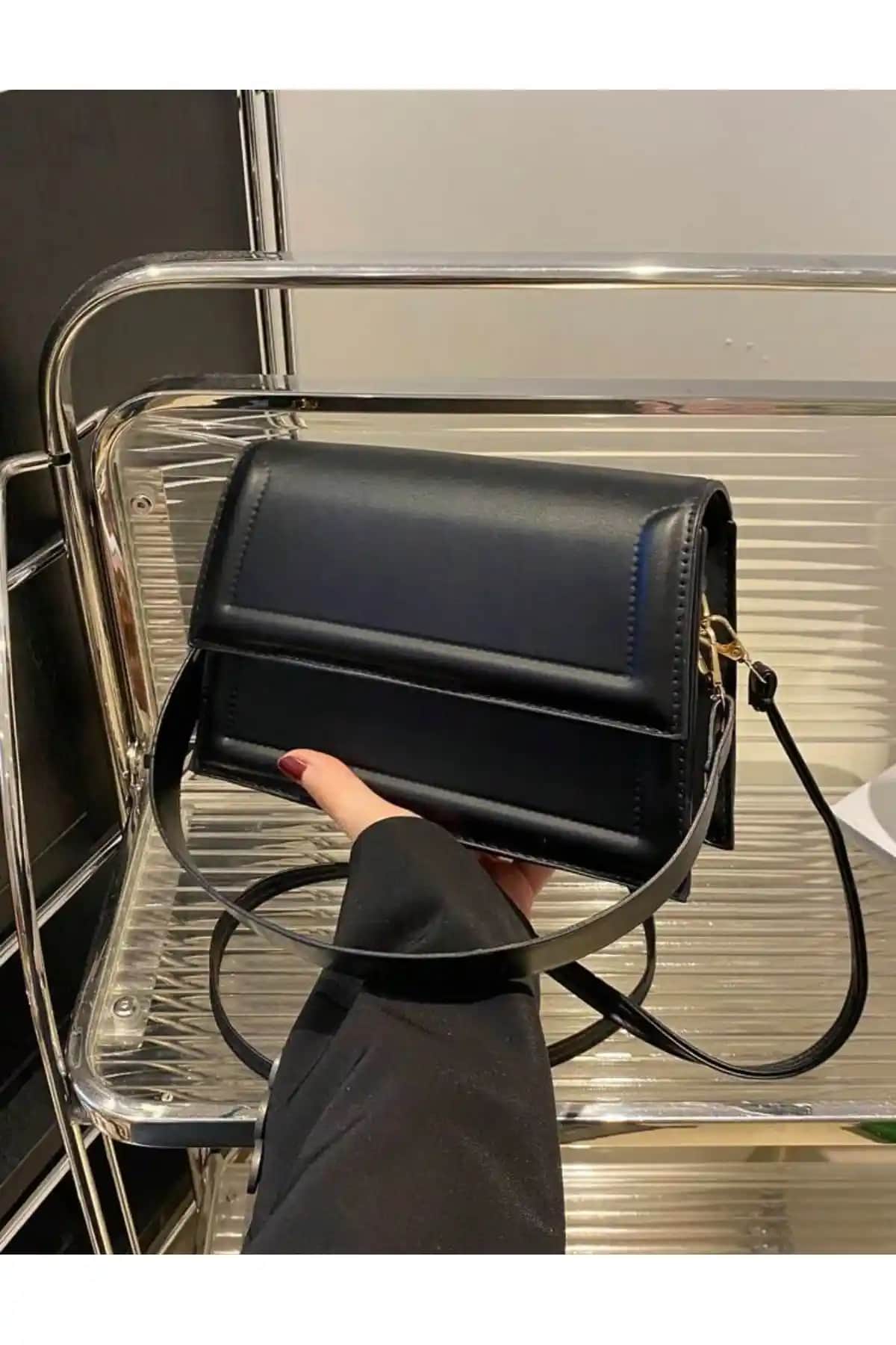 İAMBTŞY Kadın Şık Tasarımlı Çapraz Askılı Suni Deri Çanta - Günlük ve Şık Kullanım