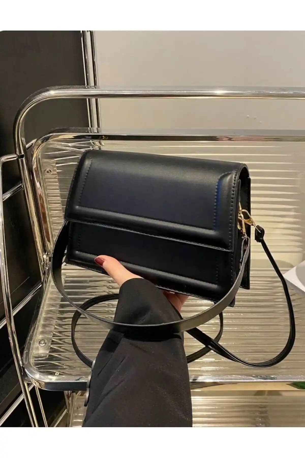 İAMBTŞY Kadın Şık Tasarımlı Çapraz Askılı Suni Deri Çanta - Günlük ve Şık Kullanım