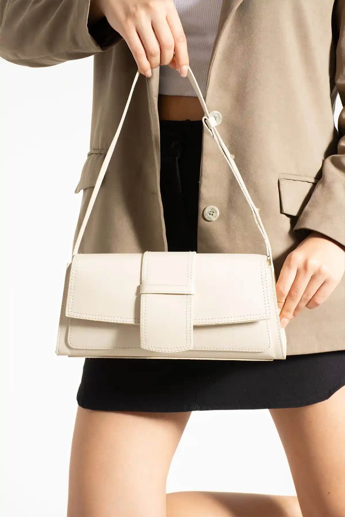 İAMBTŞY ve Shaka Çanta Karşılaştırması: Günlük Kullanım İçin En Uygun Seçenekler