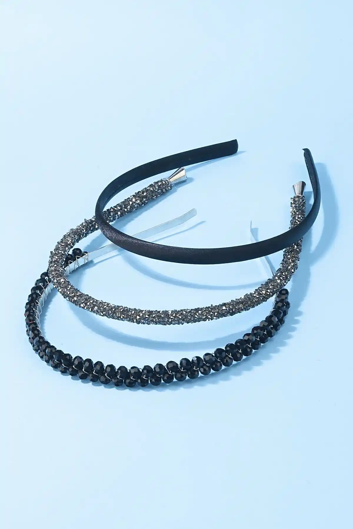 İki farklı taç seti karşılaştırması: zarafet ve şıklık için detaylar