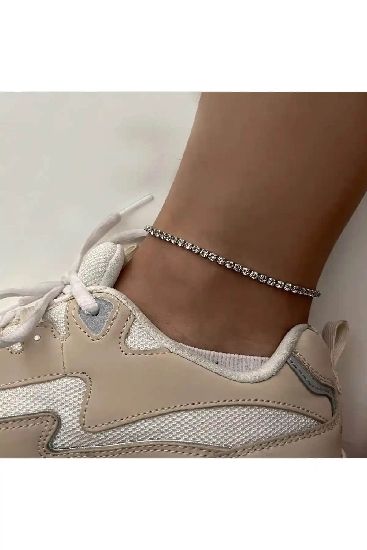 Irva Collection Kadın Gümüş Su Yolu Halhalı Şıklık ve Dayanıklılık Sunan Modern Aksesuar