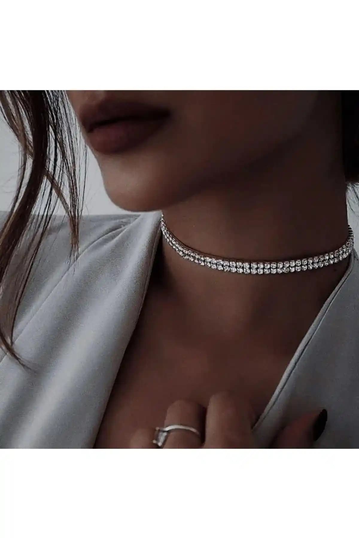 Irva Koleksiyonu Su Yolu Taşlı Choker Tasma Modern ve Zarif Tasarım Ürün