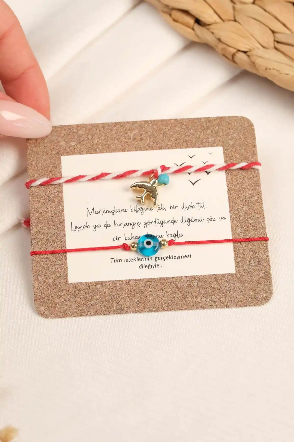 Jack Ferrero Marteniçka Şans Bilekliği: Doğal Taş ve Zarif Tasarım ile Günlük Şıklık