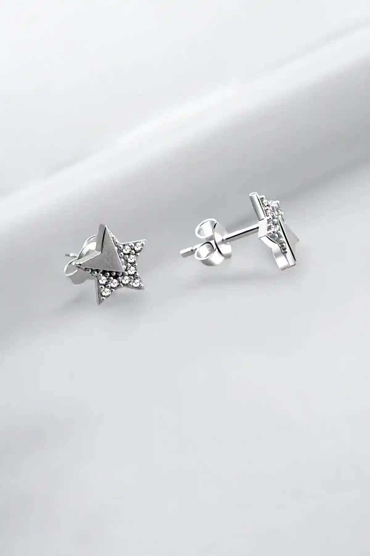 Jelux Silver Gümüş 925 Ayar Zirkon Taşlı Kutup Yıldızı Küpe ile Şıklığınızı Tamamlayın