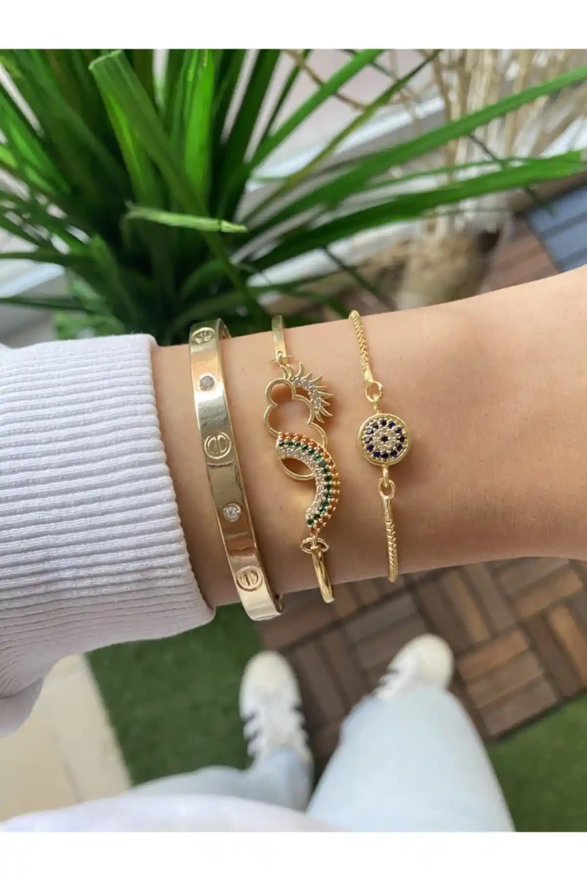 Jenny Daphne Kadın Altın Kaplama 3'lü Bileklik Seti Şıklık ve Dayanıklılığı Bir Arada Sunar