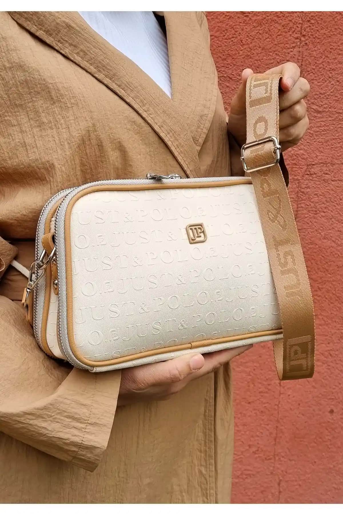 Just Polo Kadın Krem Camel Çok Bölmeli Uzun Askılı Omuz Çantası Şıklık ve Fonksiyonelliğin Birleşimi