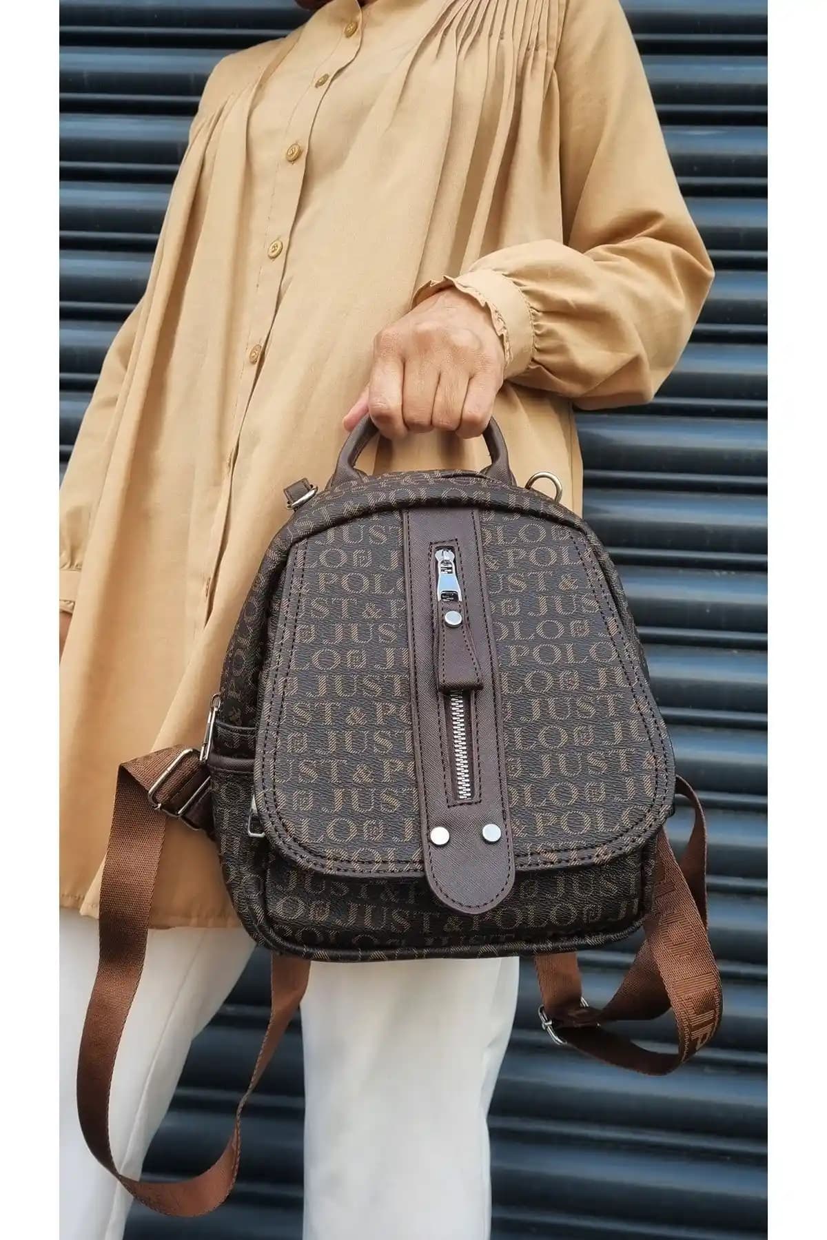 Just Polo Kadınlar İçin Monogram Baskılı Sırt ve Omuz Çantası Çeşitleri