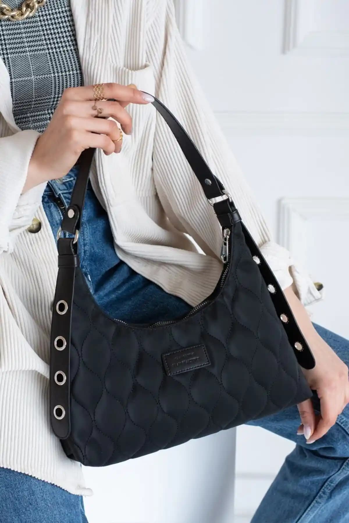 Kadın Çanta Karşılaştırması: Genel Markalar ve macharelbasic Modellerinin Özellikleri