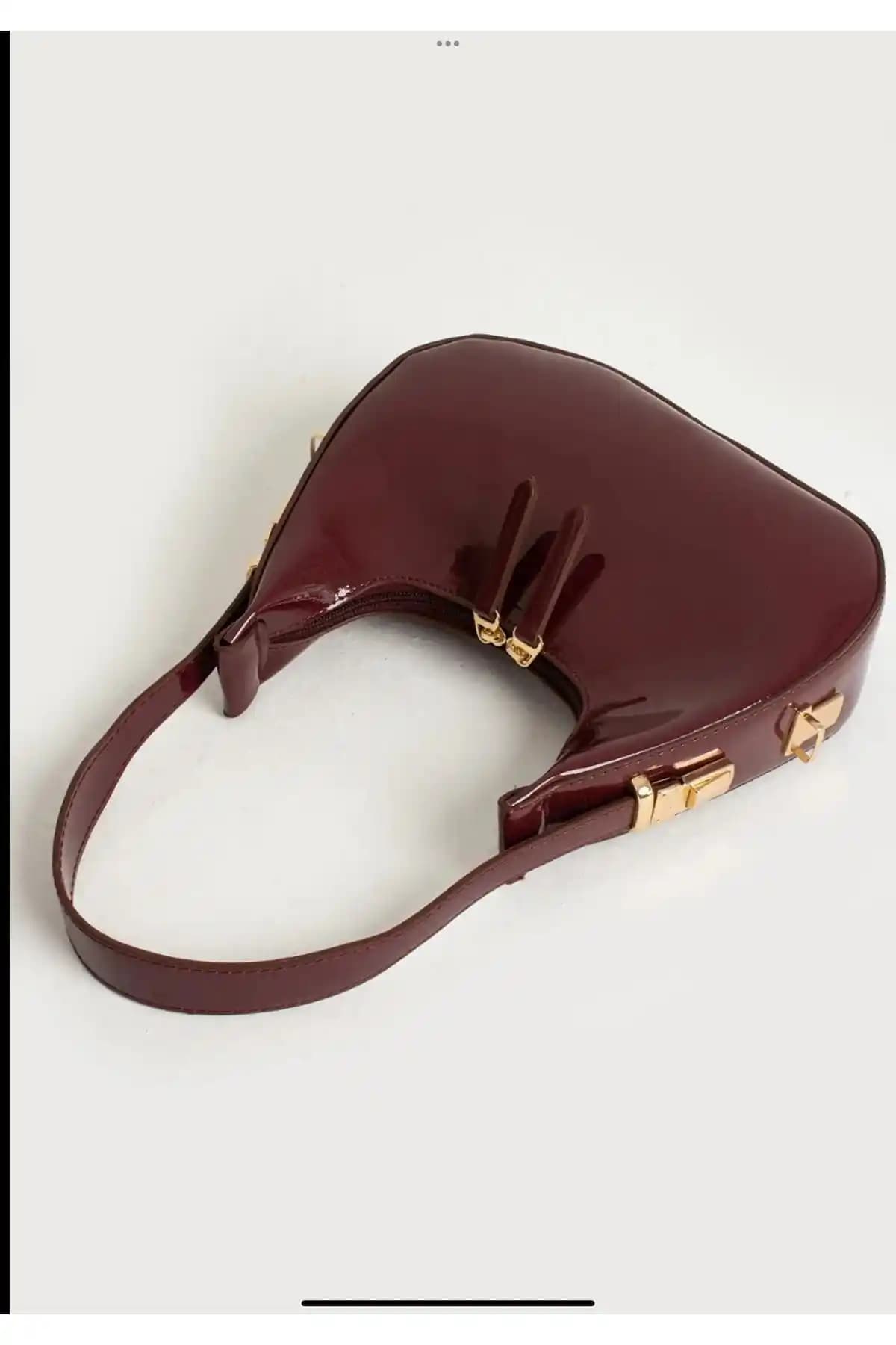 Kadın Çantaları Karşılaştırması: Mybag Rugan Deri ve NOTHING Gold Detaylı Modeller