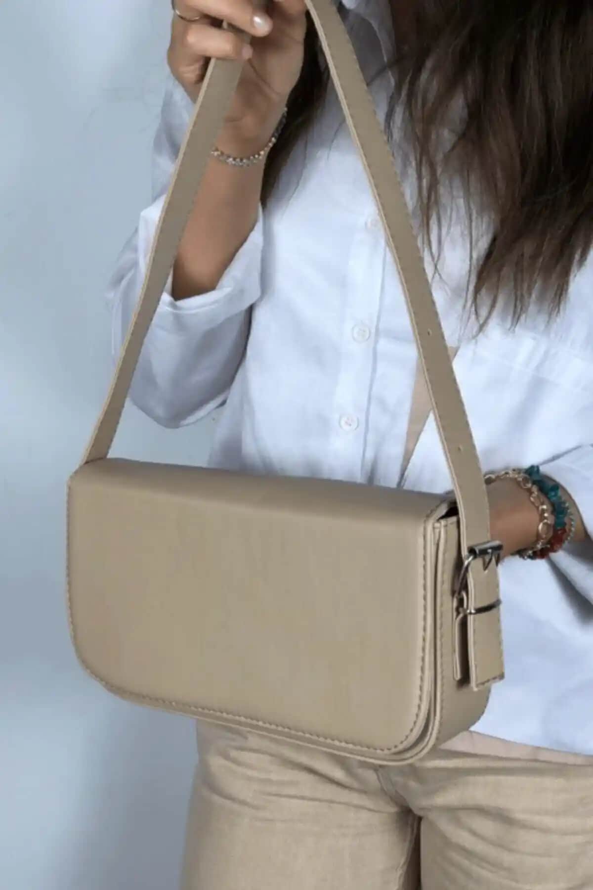 Kadın Çantası Karşılaştırması: LinaConcept ve Moda ELF Modellerinin Özellikleri