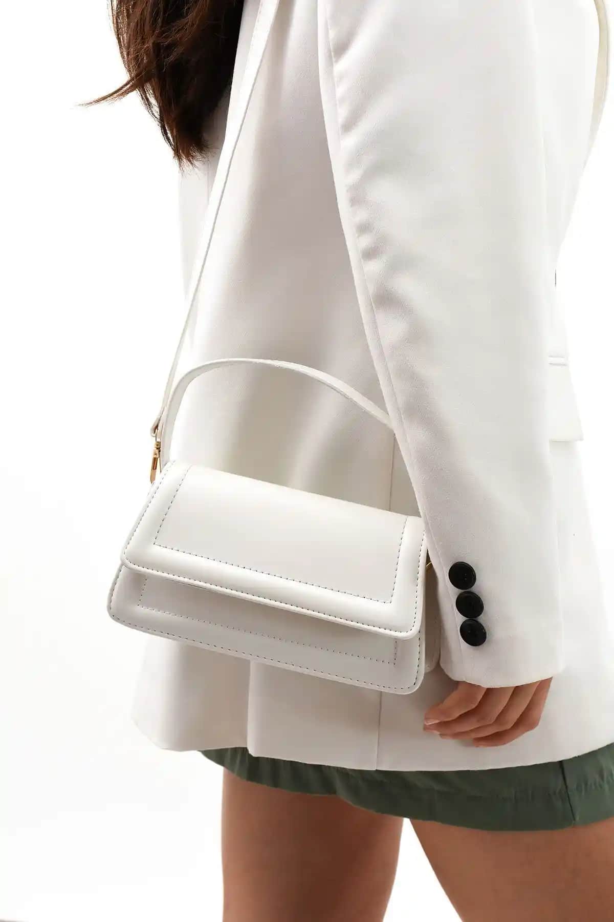 Kadın Çantası Karşılaştırması: NBİBAGS ve NOTHING Modellerinin Özellikleri ve Tercih Rehberi