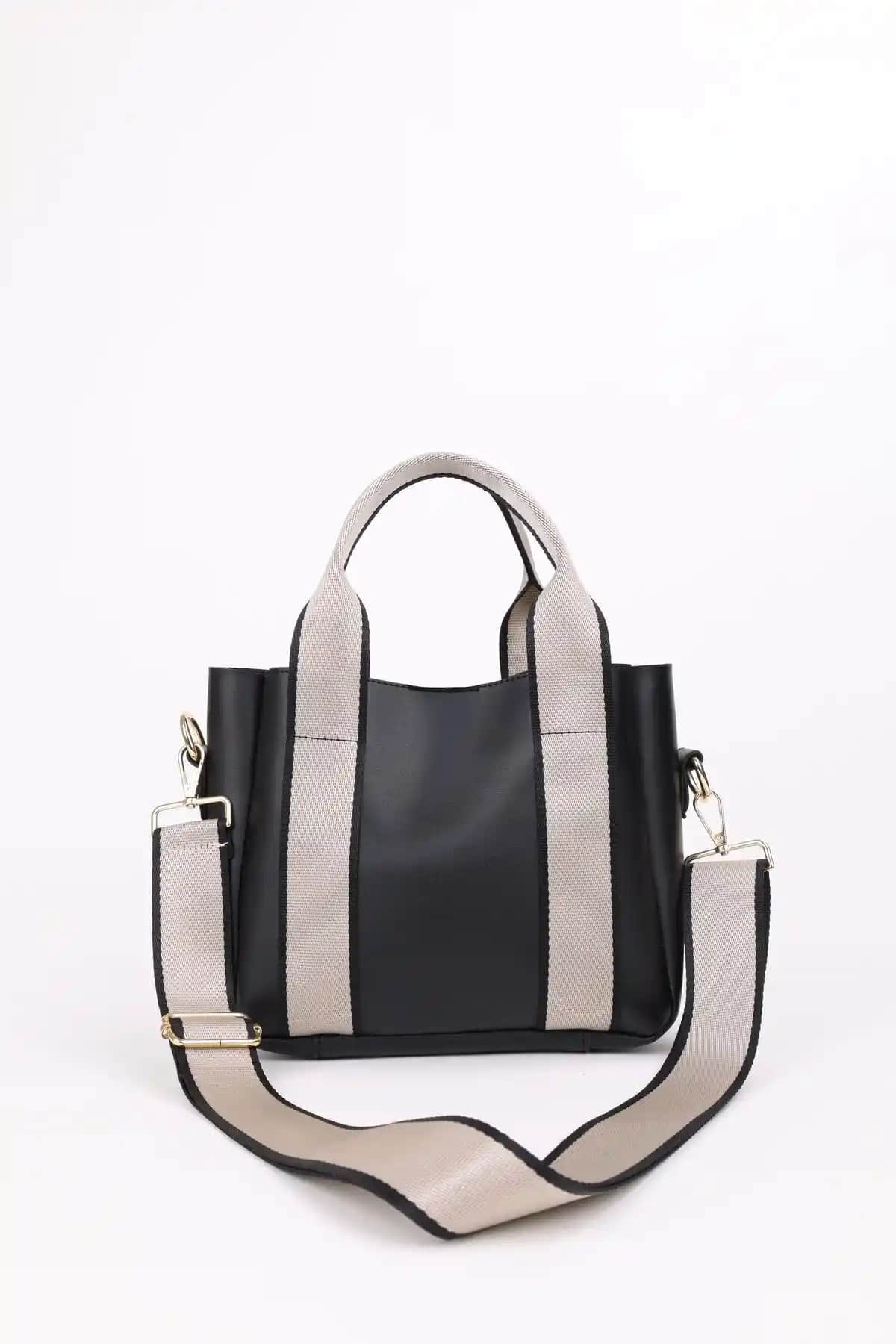 Kadın Çantası ve Makyaj Çantası Karşılaştırması: Stil ve İşlevsellik Analizi