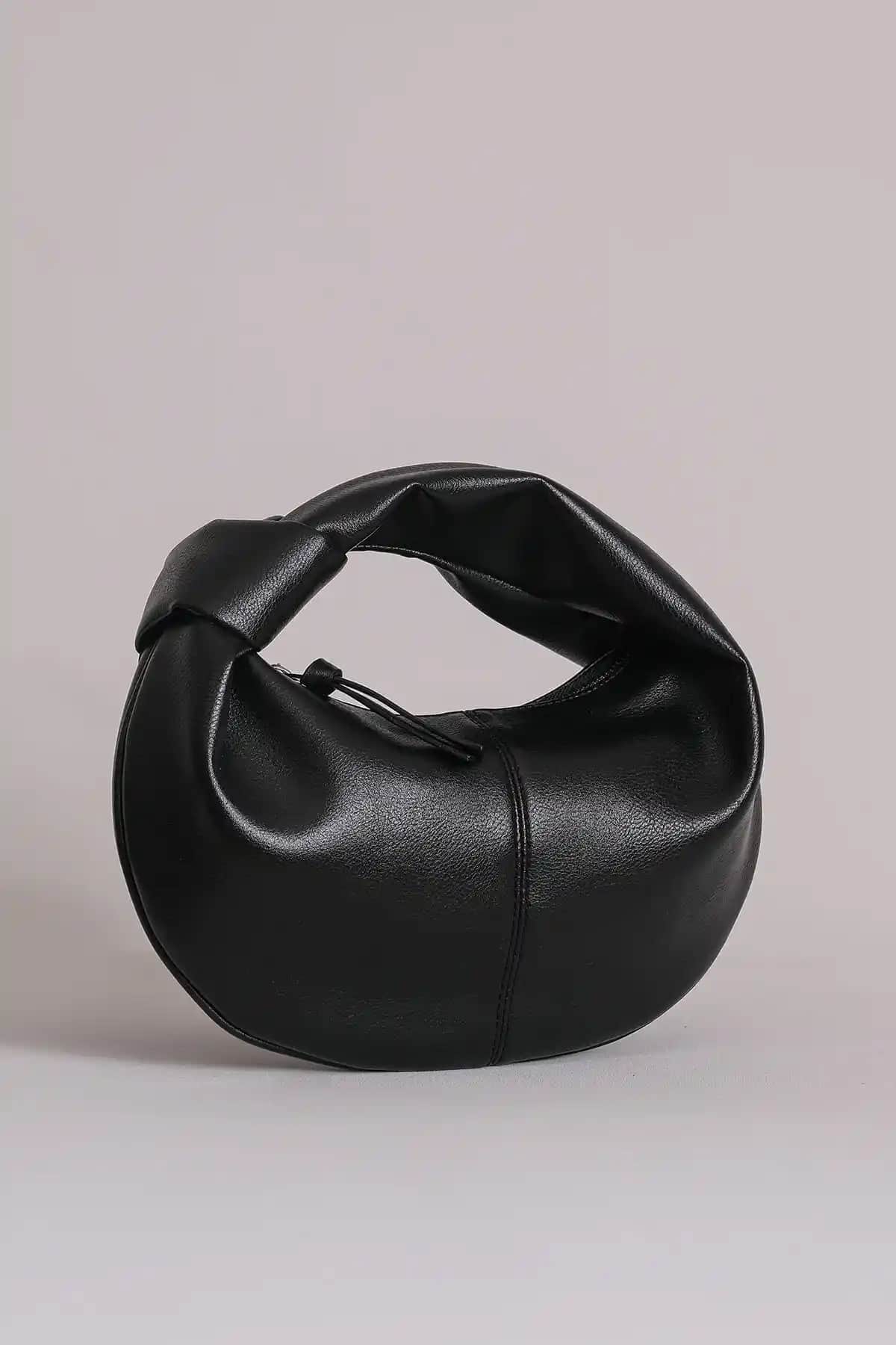 Kadın Mini Jordie El Çantası Siyah: Modern ve Şık Tasarımıyla Günlük Kullanım İçin Uygun