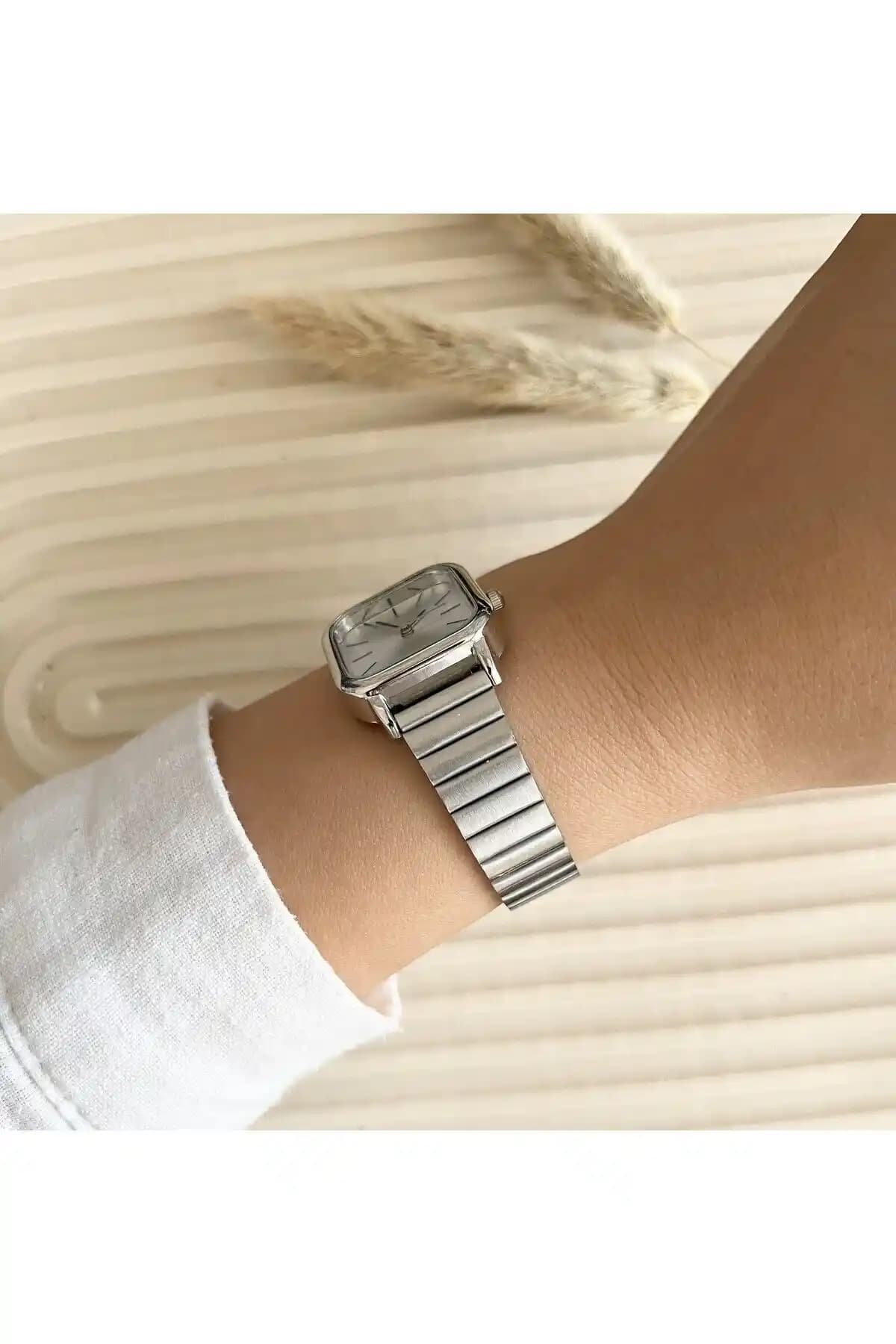 Kadın Modası İçin En İyi Şık ve Dayanıklı Kadın Kol Saatleri Karşılaştırması