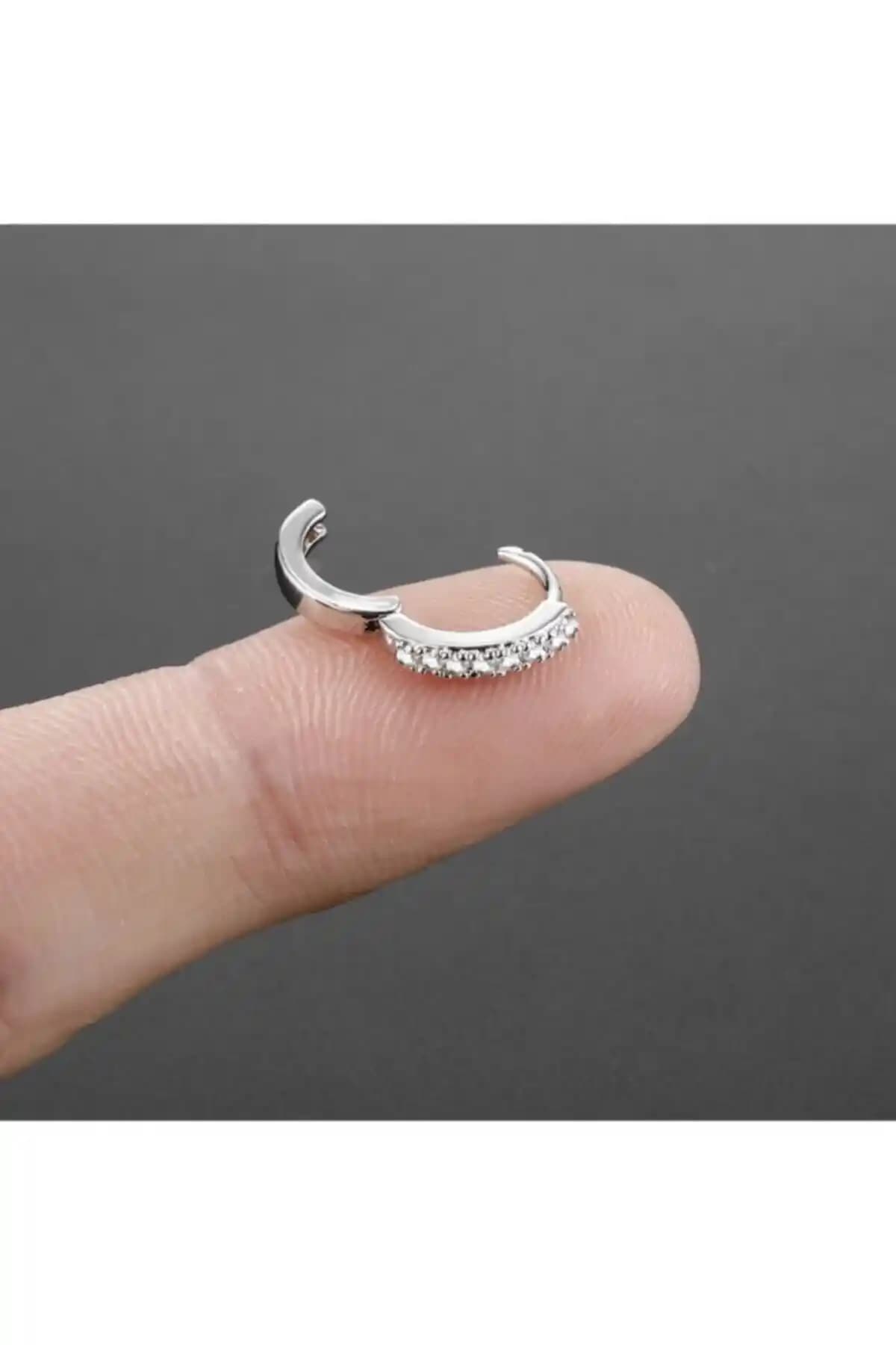 Kadınlar İçin Modern Gri Cerrahi Çelik Zirkon Taşlı Piercingler
